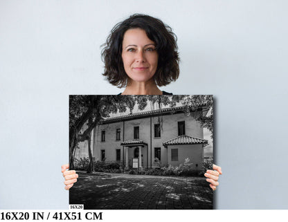 Lahaina Courthouse Wall Art - Historic Maui Landscape Decor | Ready to Hang Canvas Print